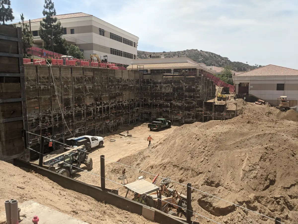 GLENDALE COMMUNITY COLLEGE image 1
